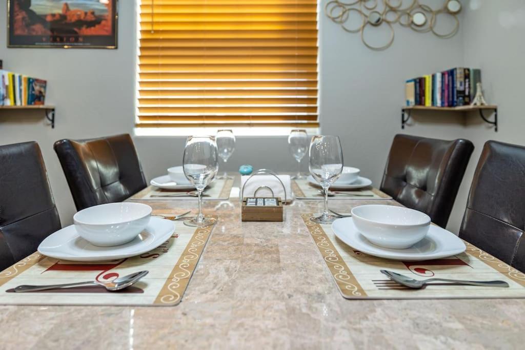 Luxury Home Downtown Nau Route 66 Snowbowl แฟลกสตาฟ ภายนอก รูปภาพ